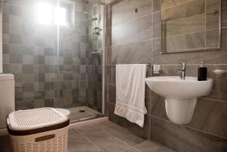 Modern 3BR Apartment with Balcony - Close to Limestone Heritage Park - 5