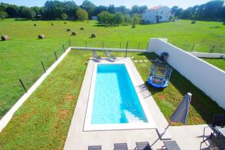 Villa with private pool in village Šišan - Šišan - 9