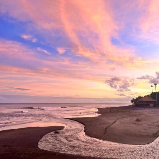 K Ko Surf Village at Keramas - Lebih - 3
