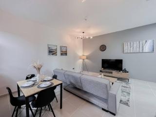 StoneTree - Modern 1 BR Apartment Near The Beach - Dubái - 5