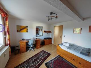Apartment O1 - Gut ausgestattete 3-Zimmer Wohnung 78qm für 1-3 Personen 1xDZ 1xEZ - 1