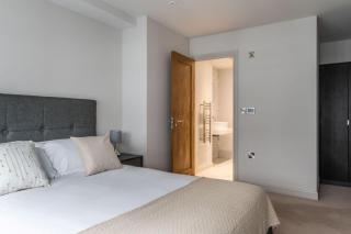 Amigos Nest - Farringdon - by Frankie Says - Londra - 2