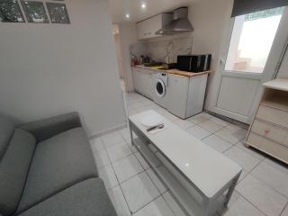 Logement 2 pièces avec barbecue 5 minutes gare - 0