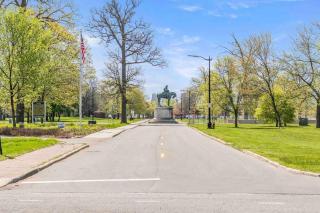 Opulent 2 Bedroom Getaway - Detroit - 1