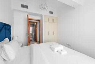 StoneTree - Stylish 1BR near Marina Walk - Dubai - 8