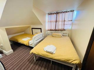 Aron Guest House - Stadtteil Ealing - 4