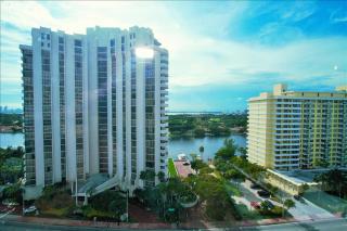 Castle 515 Studio BayView Direct Beach Access, Pool, Tennis, Free Parking - Miami Beach - 3