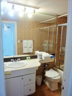 Castle 1120 Bayview Studio, Beach access, Pool, Tennis, Free parking - 3