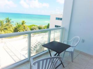 Castle M4 Beachfront Balcony Loft, FREE Parking, Pool, Tennis, Beach Access - Miami Beach - 3