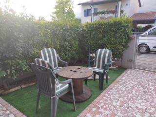 La tua casa meravigliosa con giardino - Fontanafredda - 8