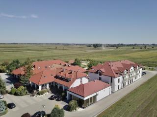 Gościniec "Nad Wartą" - Uniejow - 0