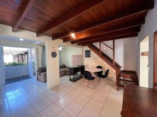 Confortável casa a beira mar c/ jardim pé na areia e área de churrasqueira - Ubatuba - 4