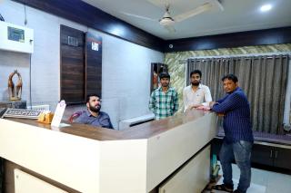 Hotel Satluj Inn - 2