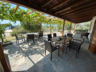 Seafront cottage in Chalkida - 60min from Athens - Chalcis - 0