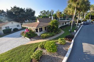 Beachside home with pool and beach access - 2