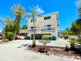 Two story condo with ocean on one side and bay on other only steps away - Bradenton Beach - 8