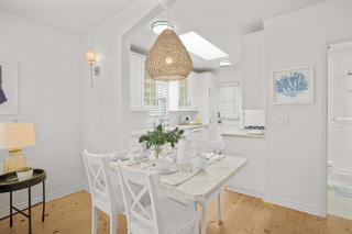 Newport Beach Cottage A - 4