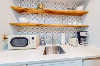 Ev's Escape, 201B - Sunset Beach - 3