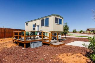 Jasper tiny home with private hottub - Apple Valley - 1