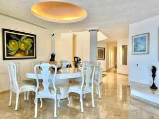 5BR Ocean Front Hotel Zone Luxury House by Solmar Rentals - Cancún - 3