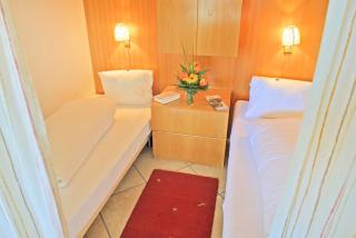 Ferienwohnung Parkareal Davos - freier Blick auf Berge, ruhig, sonnig, SW-Balkon, Parkplatz - 3