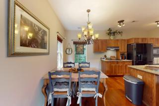 Villa Zara Mountain Retreat - Banner Elk - 3