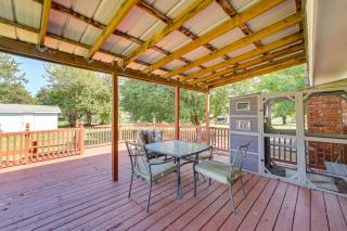 Pet-Friendly Bixby Getaway with Deck! - - 9