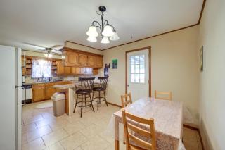 Pet-Friendly Bixby Getaway with Deck! - - 1