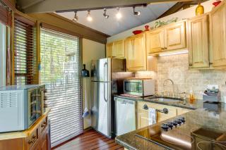 Jasper Hideaway with Spacious Deck and Community Pool - Jasper - 3