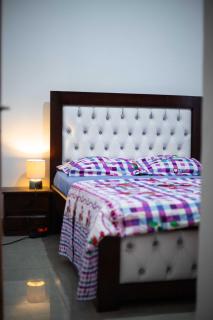 Hypo Guest Lounge - 1