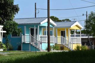 Pinecraft Blue Heron Tiny Home - 9