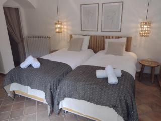 La Maison Des Autres, piscine chauffée, chambres d'hôtes proches Uzès, Nîmes, Pont du Gard - Saint-Géniès-de-Malgoirès - 9