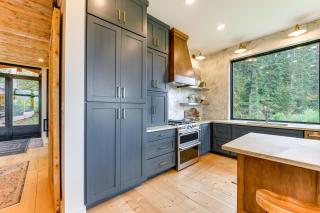 Modern Turnerville Cabin with Hot Tub and Scenic Views - Thayne - 3