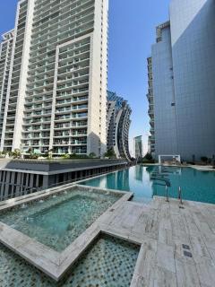 5* Studio, 10min walk to Dubai Mall, 1min Bay Sqr - 4