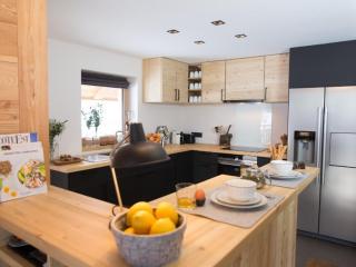 Chalet Luxueux 10 Pers. à Serre Chevalier - Terrasse, Local à Ski, Navette Gratuite - FR-1-762-18 - 9