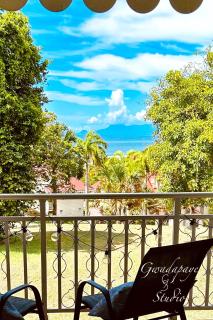 Vue Exclusive Mer et Volcan, Village Vacances avec Plage et Piscine, Les Gwadastudios - Sainte-Anne - 9