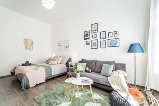 Sun-splashed Retreat in the Heart of a Vibrant Quarter - Budapest - 6
