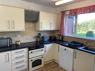 Tranquil family retreat, large plot, splendid view - 5