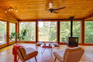 Blue Ridge Cabin with Hot Tub and Private Lake! - Morganton - 0