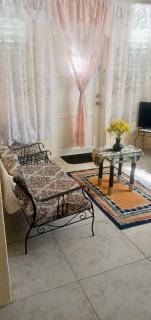 Studio or One bedroom West Coast Rentals by On Point Property - Saint James - 4
