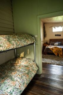 Cosy Farmstay: Green Cabin at Whispering Woods - Beedelup - 1
