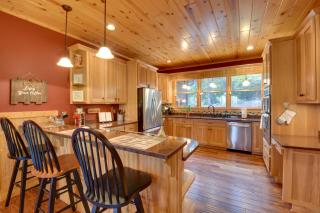 Ellijay Cabin Rental with Hot Tub and Mountain Views! - Ellijay - 3