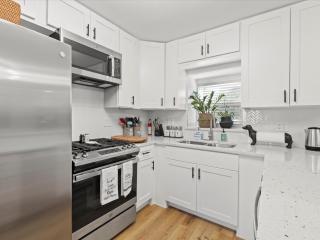 Cozy Arlington Bungalow 4/Mins to AT&T Stadium - 1