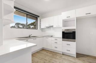Central Cronulla Apartment Nestled in the Treetops - Cronulla - 8