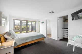 Lighthouse Views, McCrae - 3