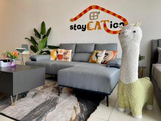 Beacon Executive Suite by stayCATion Homestay - George Town - 8