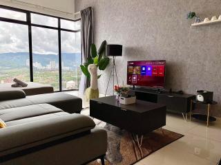 Beacon Executive Suite by stayCATion Homestay - George Town - 5
