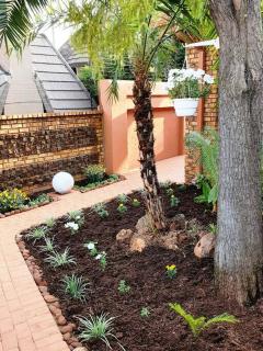 CozyatCaley - Private Apartment - 4