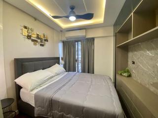 Stylish 2 Bedroom Condo Near BGC and Airport with Fast WiFi - 8