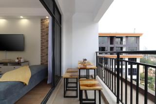 Luxe Home With Lovely Views, Balcony, Gym&Pool - 0